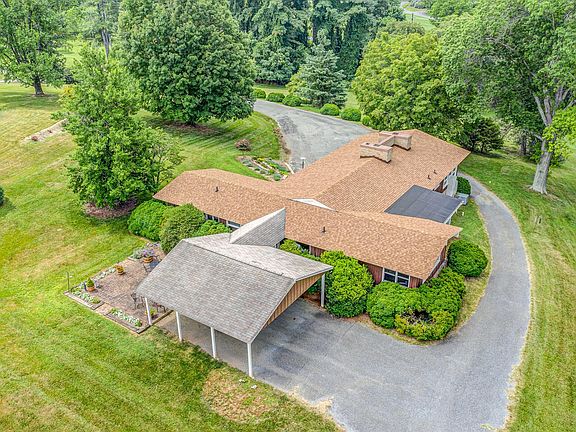 4th image of 1438 Dogwood Ln