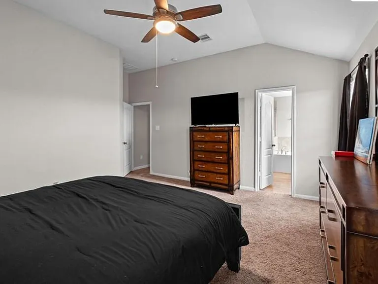 689 Forest Bend Ln — Photo 9