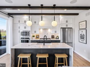 13 Grayson Ln, Downingtown, PA 19335