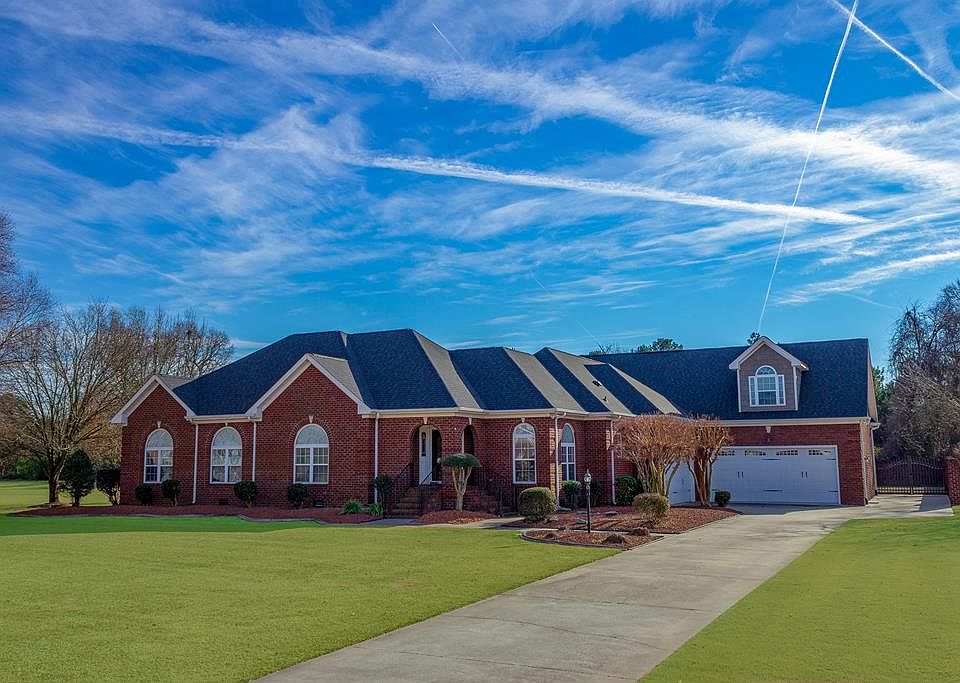 1st image of 200 Pointe Dr
