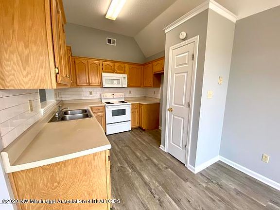 5th image of 5941 Alexandria Ln