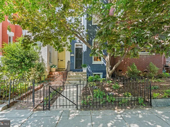 142 D St SE, Washington, DC 20003