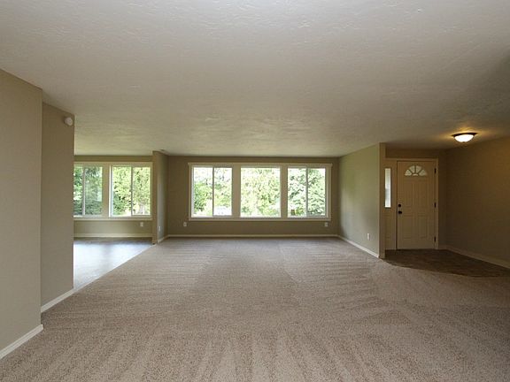 3rd image of 146 Broken Mountain Dr