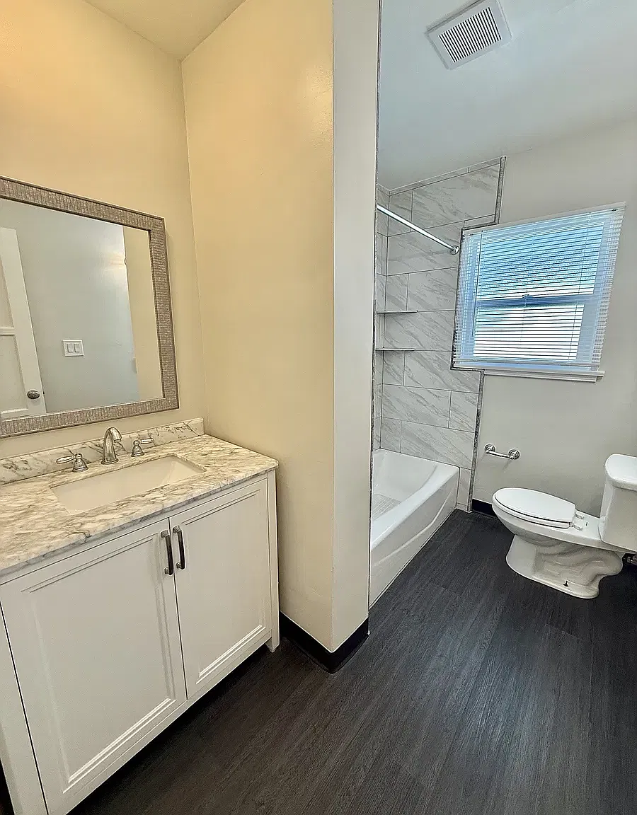 1045 E Carson St — Photo 1