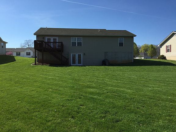 2nd image of 121 Ray Lee Dr