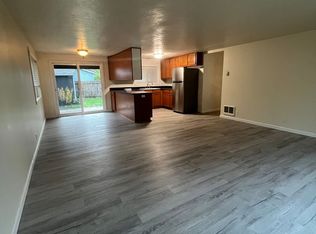 1033 F St, Springfield, OR 97477