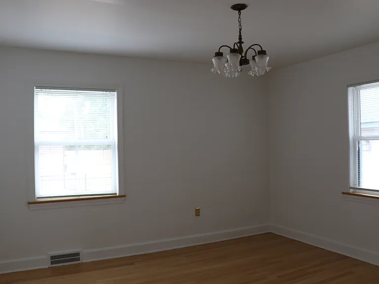 221 Green Ave #LWR — Photo 13