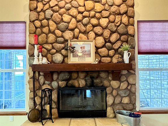 5th image of 3909 Woodlark Rd