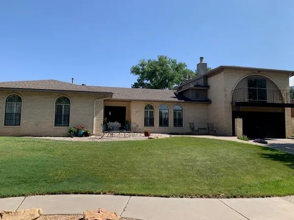 9815 Tanoan Dr NE, Albuquerque, NM 87111