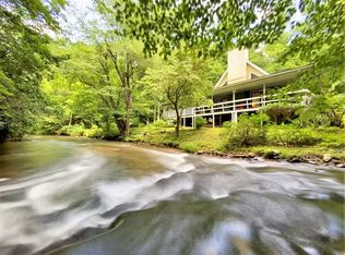 125 Wood Song Ln, Franklin, NC 28734