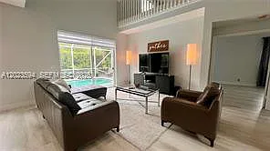 3 bed, 2.5 bath, $5,300 — Photo 4