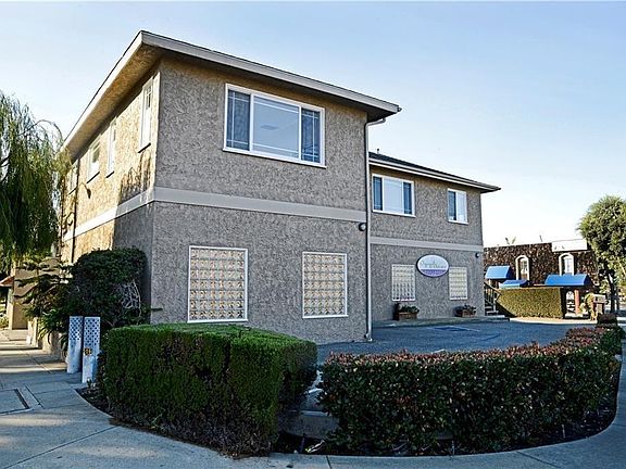 5th image of 826 Torrance Blvd