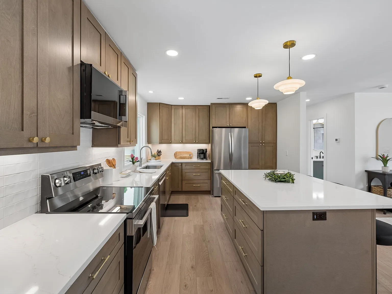 108 Dabney Dr — Photo 3