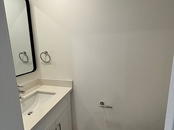 5th image of 5017 S Roxbury St