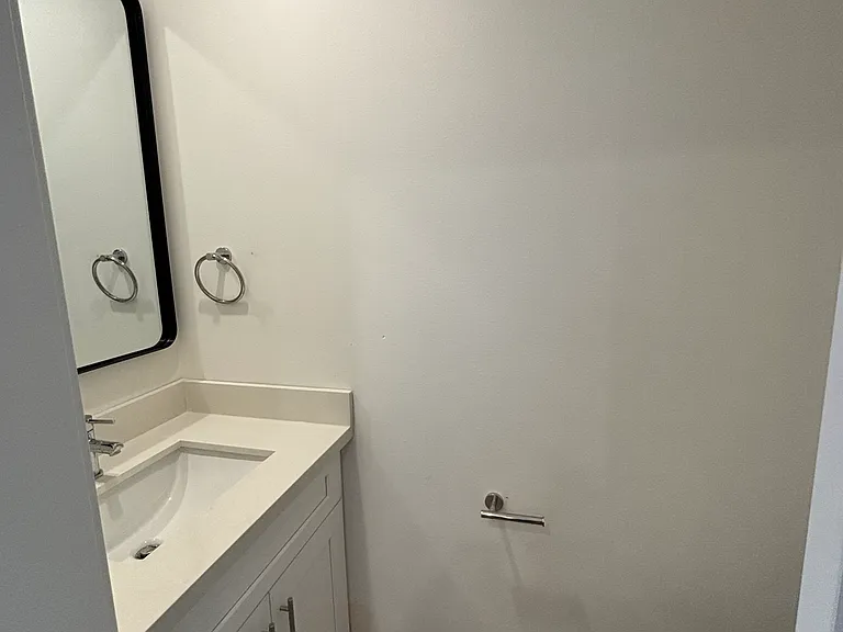 5017 S Roxbury St — Photo 6