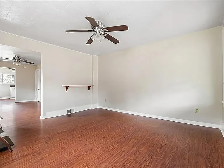 523-525 Ambridge Ave #1 — Photo 10