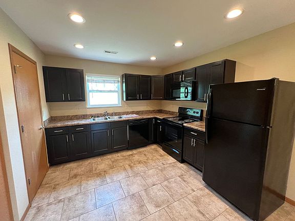 5th image of 210 S 2nd St #2