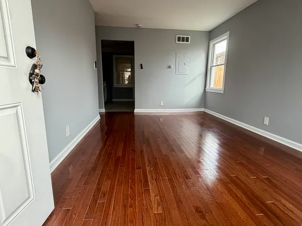 108 Wake St, Bridgeport, CT 06610