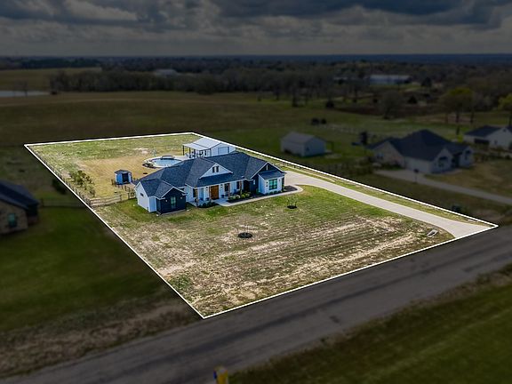 2nd image of 233 Randi Rd