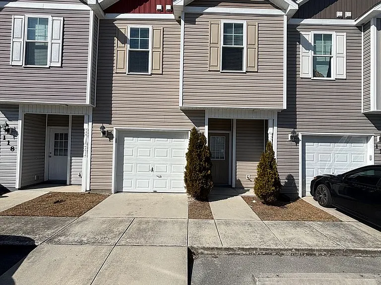 116 Waterstone Ln — Photo 1
