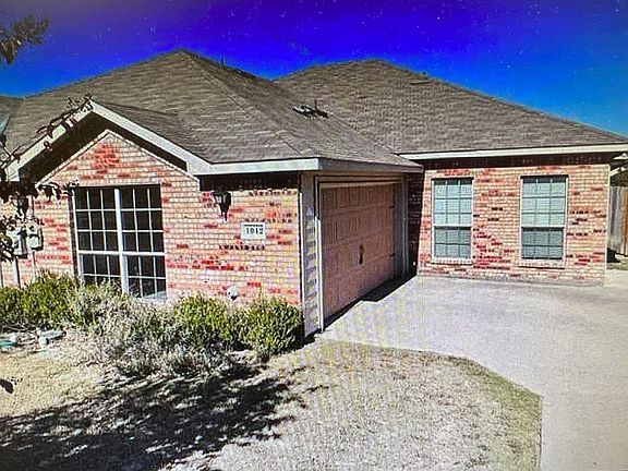 2nd image of 1042-1044 Newcastle Dr