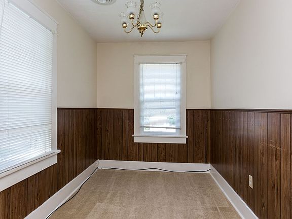 4th image of 204 Shenandoah Ave
