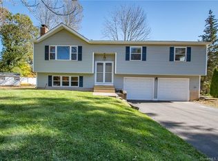 10 Grieb Ct, Wallingford, CT 06492