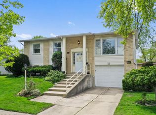 446 N Longwood Dr, Glenwood, IL 60425