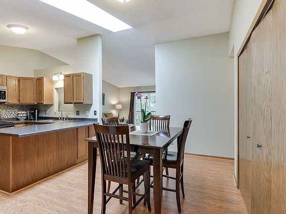5th image of 2033 N Park Dr APT 6