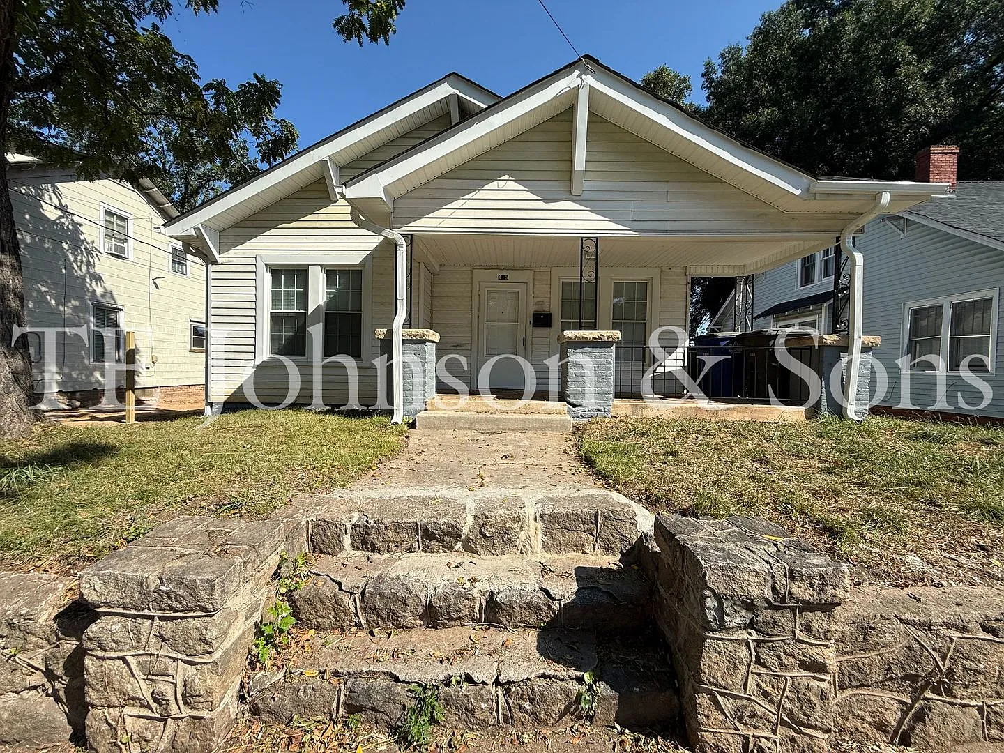 Charming 3-Bedroom Home with Quartz Countertops & Large Backyard — Photo 1