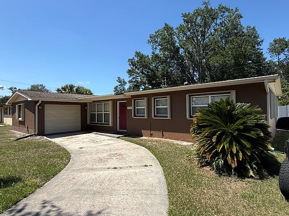3rd image of 228 Wilshire Dr
