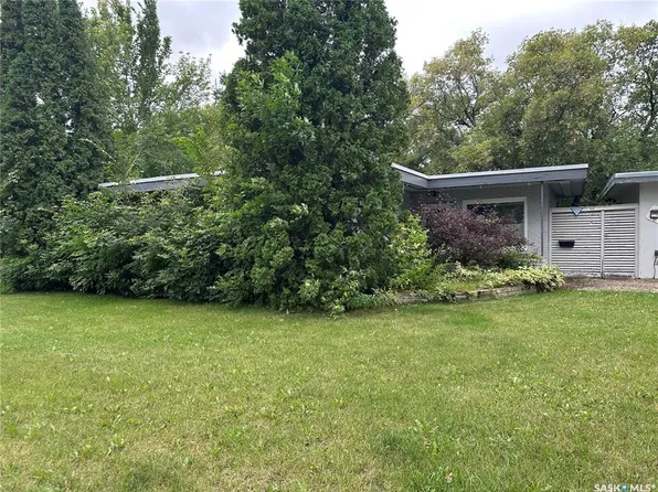 515 9th STREET NE, Weyburn, SK S4H 1G2