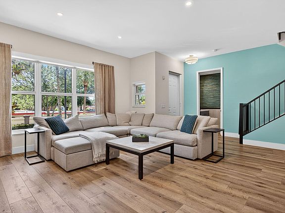 2nd image of 2609 NE 14th Avenue #105