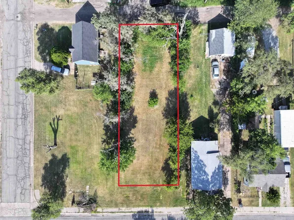 1916 Hubbard St, Great Bend, KS 67530