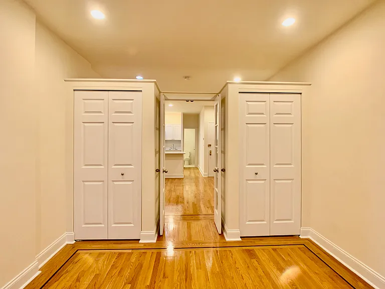 531 W 45th St #4C — Photo 9