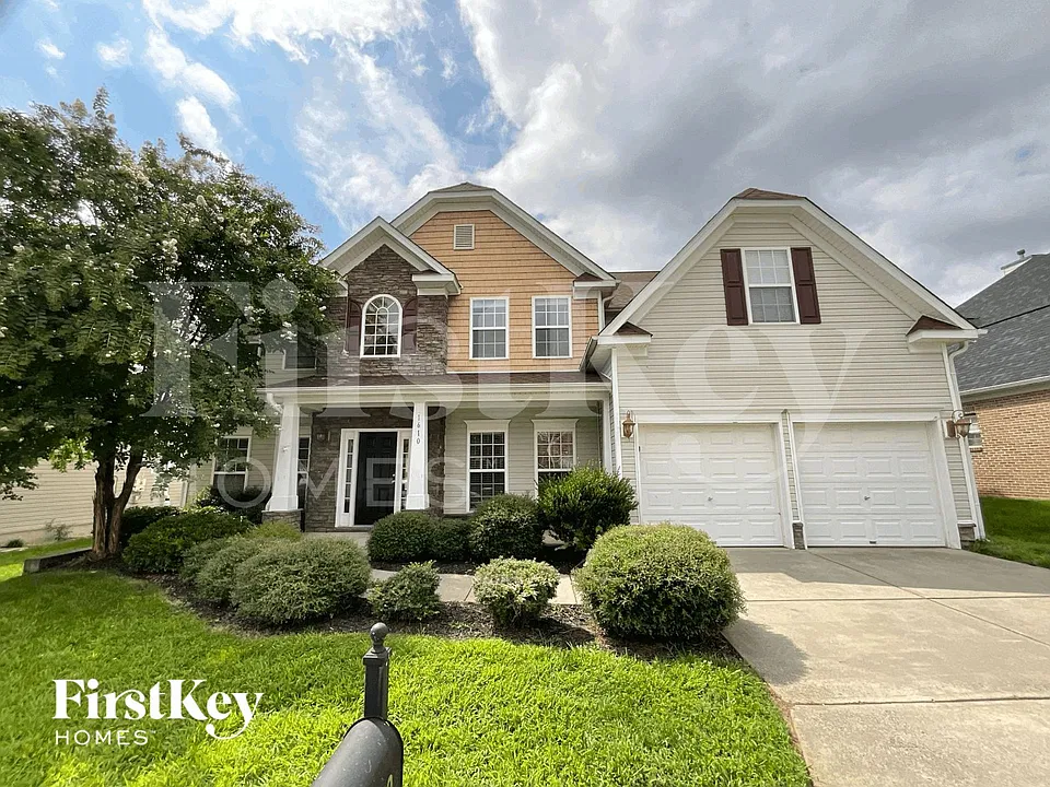 1610 Lakefield Dr