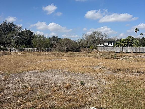 3rd image of 1109 Julio Ln