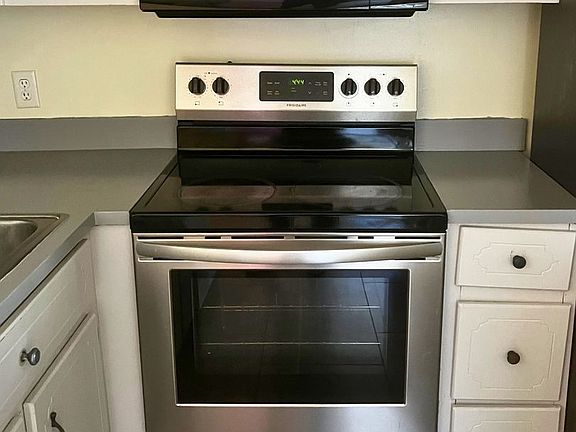 4th image of 102 Acacia Dr