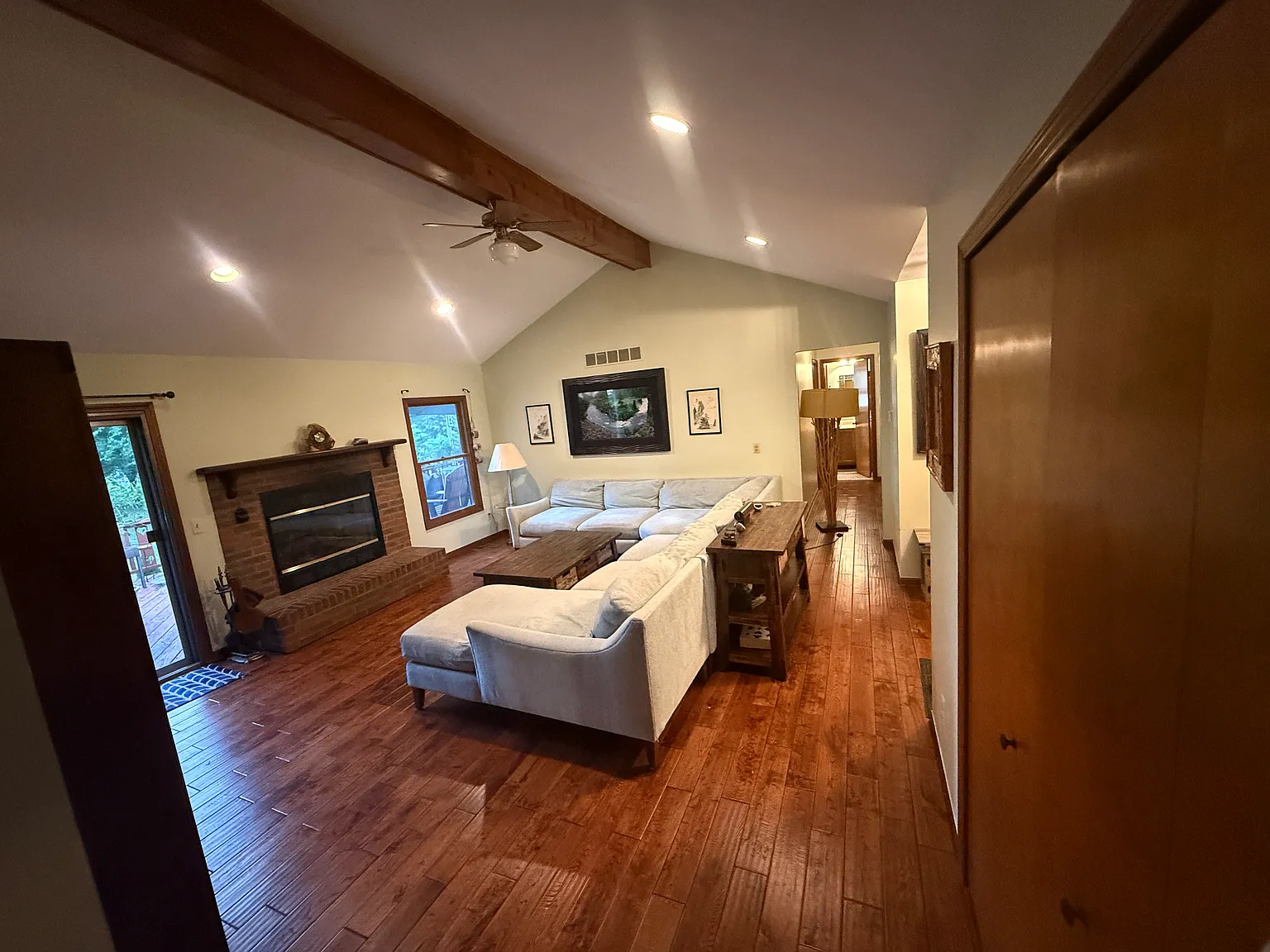 3 bed, 1300 sqft, $2,900 — Photo 2
