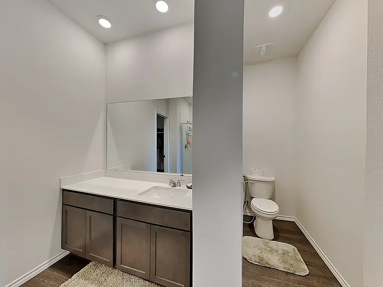 713 Glover Dr — Photo 7