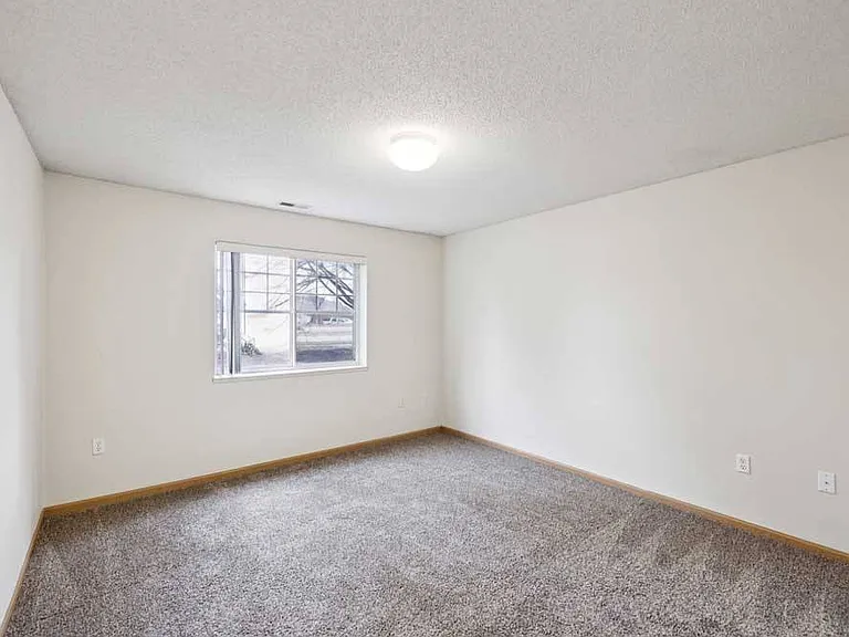 Northbrook Apartments — Photo 276
