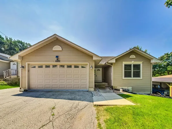 26195 W Wooster Lake Ave, Ingleside, IL 60041