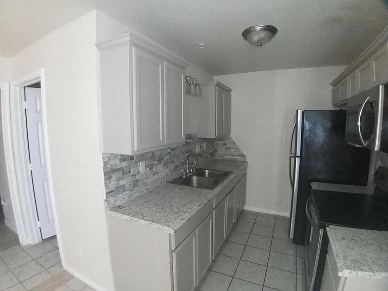 401 Sunset Ln #A — Photo 4