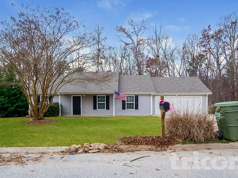 184 Kings Crossing Ct — Photo 2
