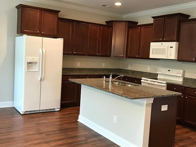 4103 Hartland St — Photo 3