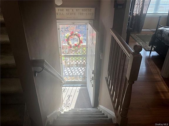 4th image of 409 Arbor Ln