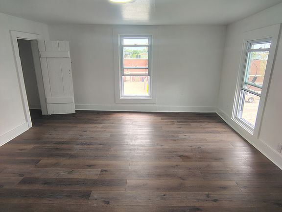 2nd image of 526 Lafayette Ave #2-1