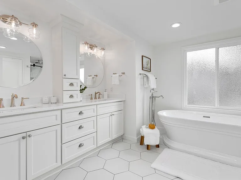 4115 N Stevens St — Photo 16