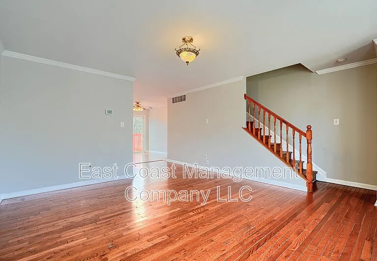 28 Ebbing Ct — Photo 6