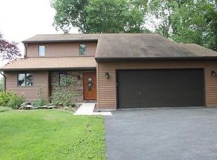 2154 Ranch Rd, Slatington, PA 18080